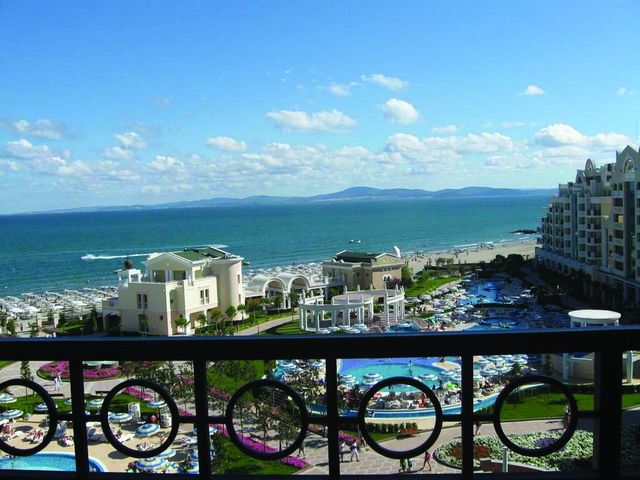 Сансет Резорт